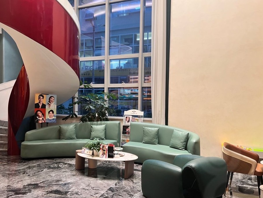 成都极美口腔医院(爱琴海店)环境图