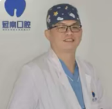 卢步署医生头像