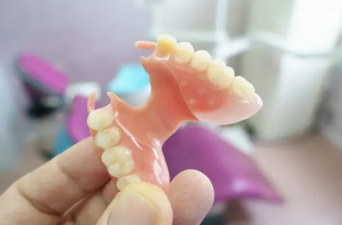 深入解析：上海鸿德口腔门诊部怎么样？专业评价与患者反馈一览