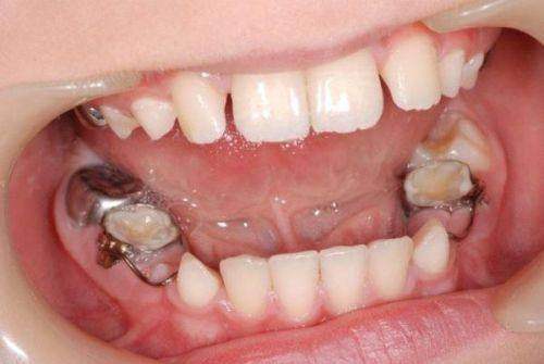 自贡极笑海豚口腔诊所的专精医生团队