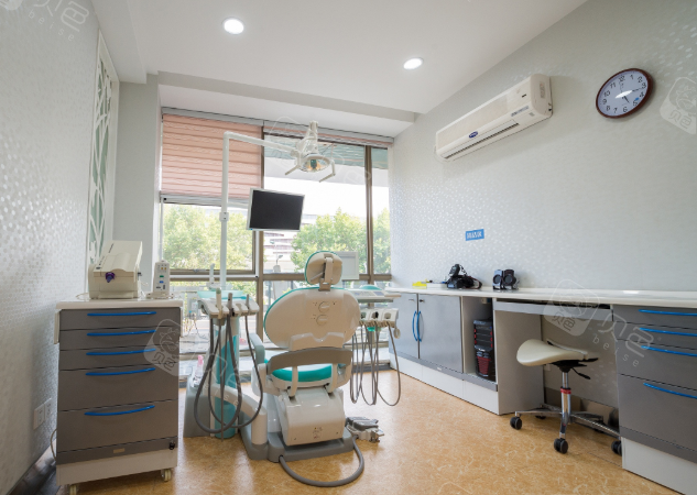 大连沙医生口腔医院诊疗室