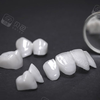 3800元~5800元/颗  水晶氧化锆全瓷:4800元/颗 韩国登腾全瓷牙牙冠