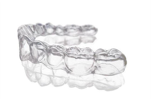 牙齿矫正大约需多少钱?