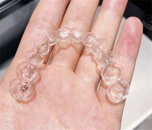 隐适美牙套展示