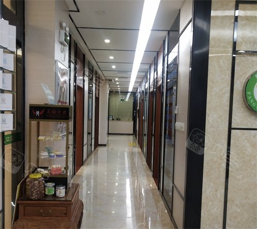 防城港赖氏口腔门诊部走廊环境图 防城港赖氏口腔门诊部走廊环境图