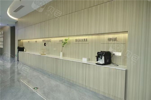 汕头龙华区口腔医院哪个看牙好奥诗卡口腔声誉颇高