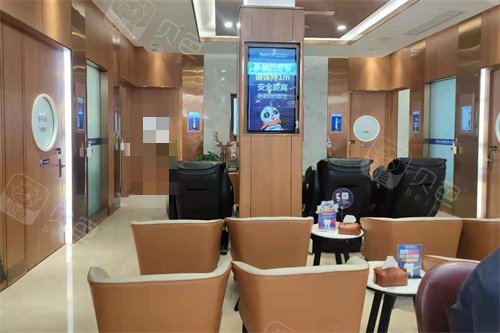 成都新桥口腔王锋医生擅长什么？高难度/半全口种植牙！上颌窦提升和植骨技术好