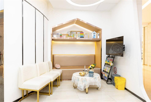 牙周治疗仪怎么做牙周深圳亲和口腔：EMS牙周治疗仪护牙健康，进口消毒设备杜绝感染，家庭看牙优选！_https://www.jmylbn.com_新闻资讯_第3张