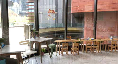 南京牙益舒口腔室内儿童游乐区