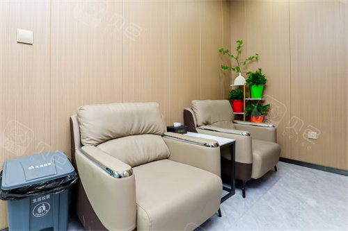 乌鲁木齐品杰口腔等待区