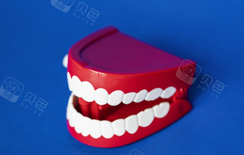 牙科骨凿怎么用2026呼和浩特口腔医院收费价目表：洗牙60+／补牙200+／种植牙2980+／牙齿矫正5000+，预算要做好！_https://www.jmylbn.com_新闻资讯_第4张