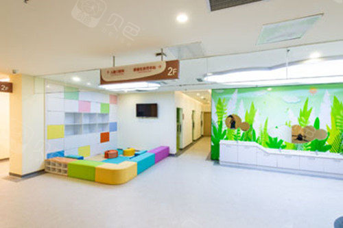 青岛青大口腔是私立正规牙科！位于劲松五路181号，种牙矫正口碑好价不贵