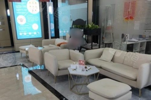 常州金铂利天宁店前台休息区