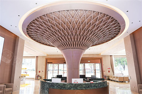 广州美云口腔一楼大厅环境