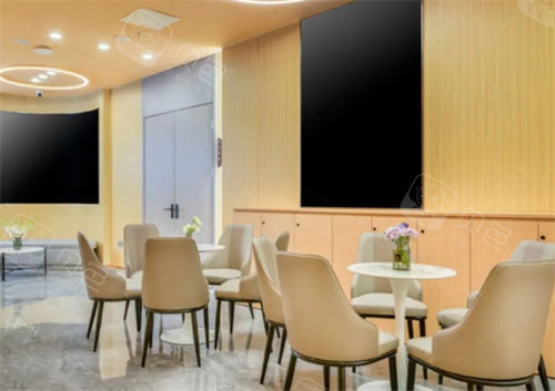 深圳古氏口腔等待区环境