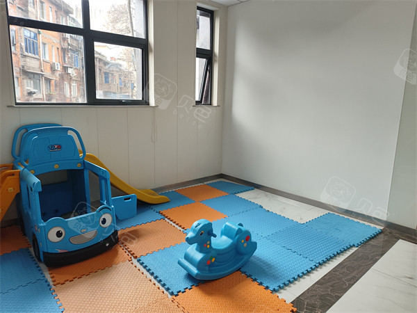 南昌摩尔口腔儿童游戏区