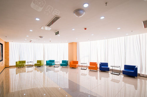 潍坊中牙口腔候诊区环境