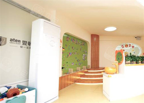 牙科椅怎么维修广州爱顿口腔舒适化诊疗：睡梦中完成种牙手术，不出血、不红肿！_https://www.jmylbn.com_新闻资讯_第4张