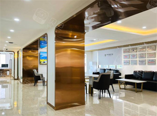 牙科椅怎么维修广州爱顿口腔舒适化诊疗：睡梦中完成种牙手术，不出血、不红肿！_https://www.jmylbn.com_新闻资讯_第5张