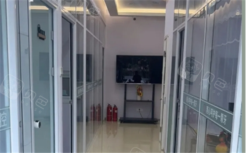 呼和浩特华仁口腔走廊图.png