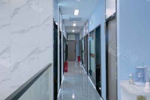 深圳美博森口腔(上塘分院)走廊.jpg