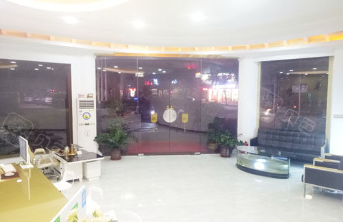 广州华医口腔大厅环境图.jpg