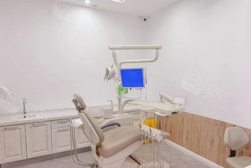 青岛坤昊口腔牙椅2示意图.jpg
