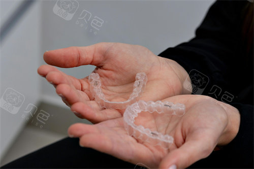 隐适美隐形矫治器图片.jpg
