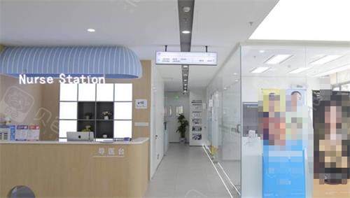 南京六城口腔过道.png