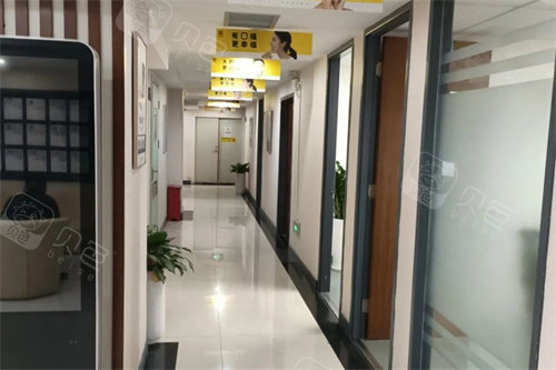 深圳阳光口腔走廊环境.jpg