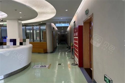 上海臻吻口腔牙周治疗咨询，牙龈状态有些异常后去检查，这次面诊重点问了几个问题